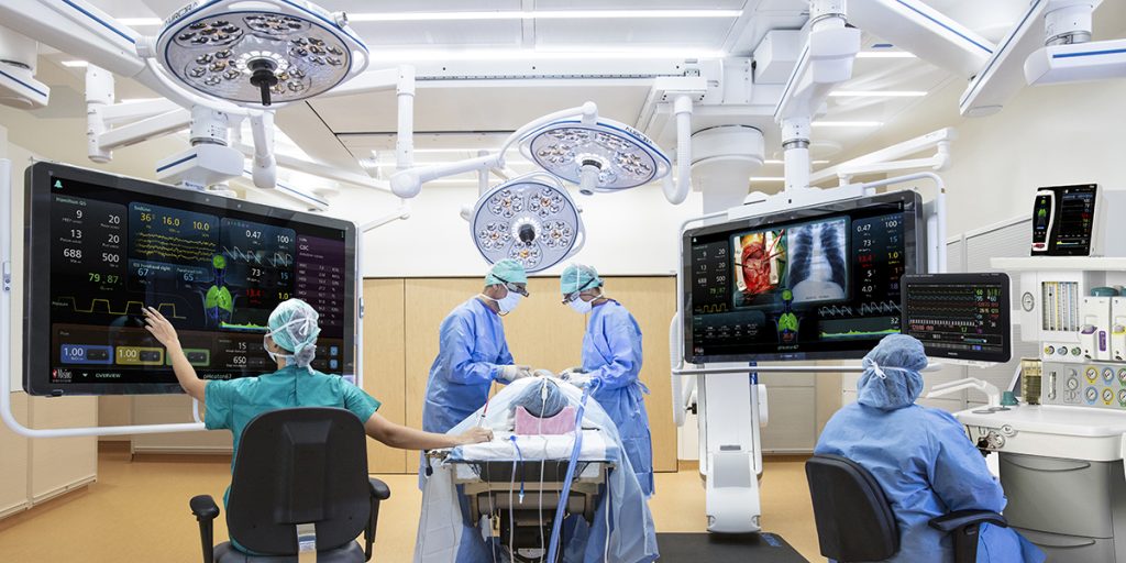 Das smarte Krankenhaus: Wie Technologie Krankenhäuser effizienter und sicherer macht